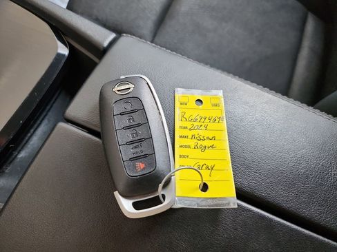 Used 2024 Nissan Rogue SV FWD image 42
