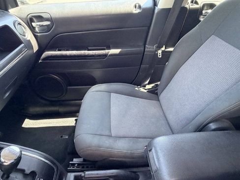 Used 2013 Jeep Patriot Latitude AWD/4WD image 12
