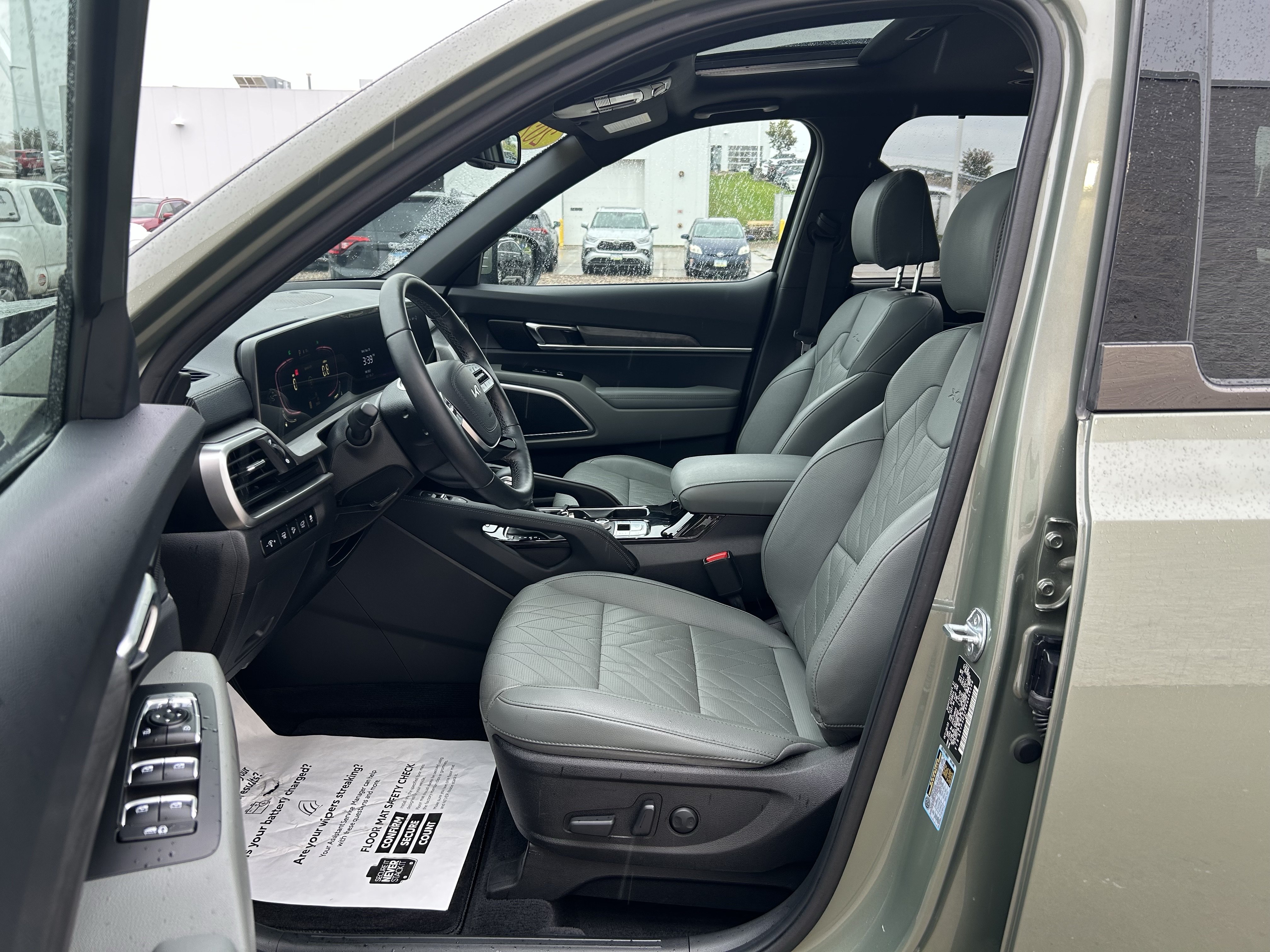 Used 2024 Kia Telluride EX X-Line AWD/4WD image 13