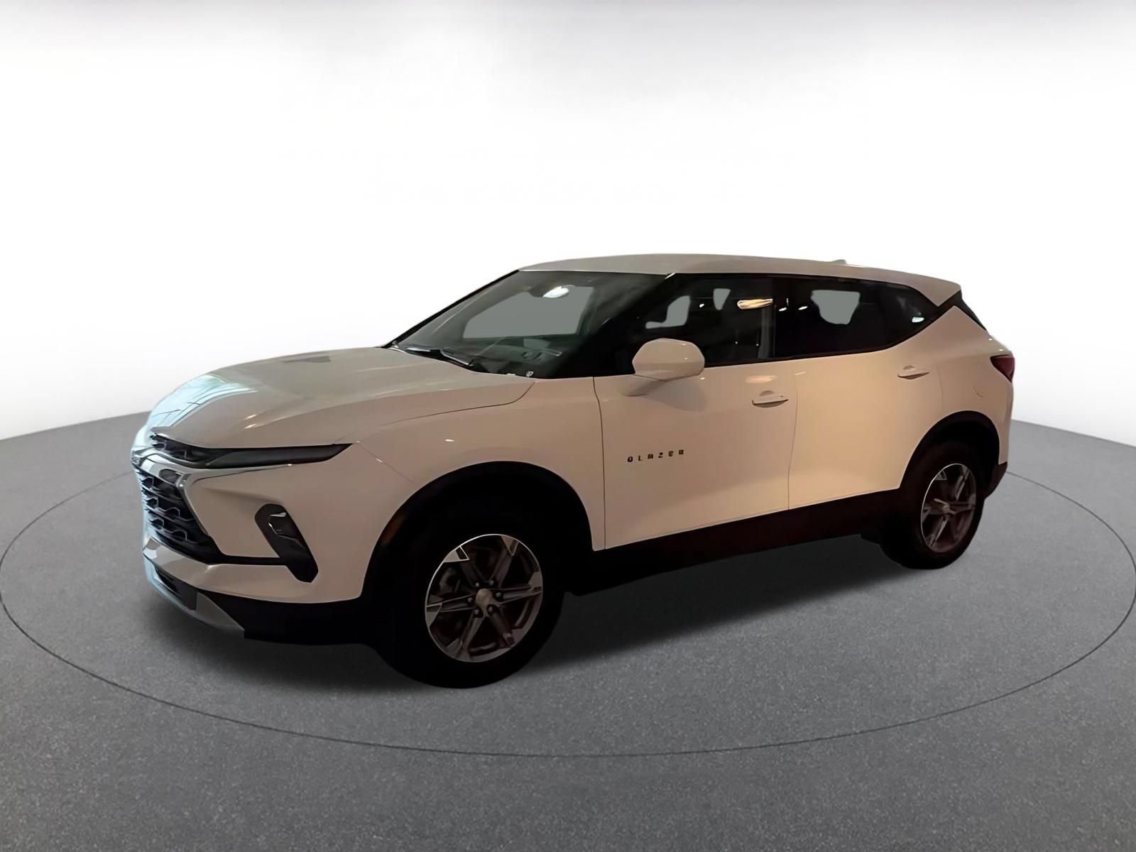 Used 2025 Chevrolet Blazer LT FWD image 7