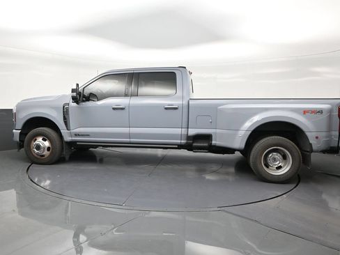 Used 2024 Ford F350 Platinum AWD/4WD image 2