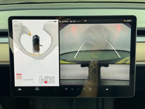 Used 2023 Tesla Model 3 Standard Range image 34