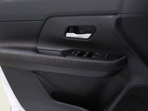 New 2026 Nissan Kicks SV w/ SV Premium Package AWD/4WD image 11