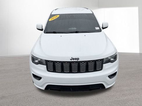 Used 2020 Jeep Grand Cherokee Altitude AWD/4WD image 32