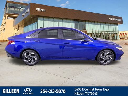 Used 2025 Hyundai Elantra SEL FWD image 9