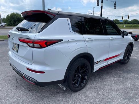 Used 2024 Mitsubishi Outlander Ralliart AWD/4WD image 3
