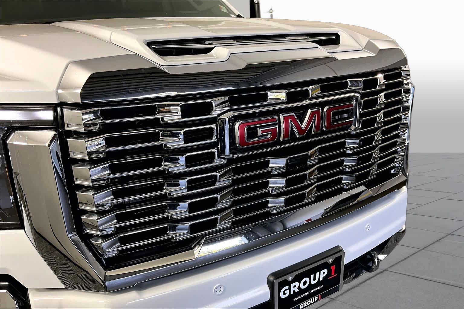 Used 2024 GMC Sierra 2500 Denali w/ Denali Reserve Package AWD/4WD image 28