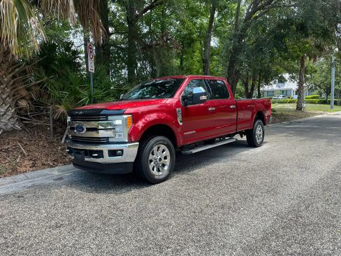 Used 2017 Ford F250 Lariat w/ Lariat Ultimate Package AWD/4WD image 7