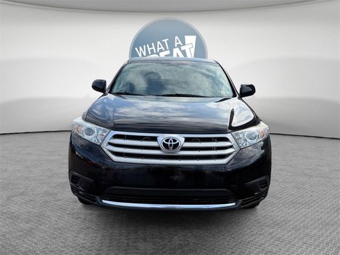 Used 2013 Toyota Highlander Plus w/ Cold Weather Pkg image 9