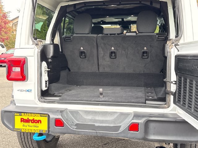 Used 2024 Jeep Wrangler Unlimited Sahara AWD/4WD image 19