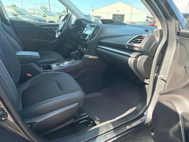 Used 2020 Subaru Forester Premium AWD/4WD image 9