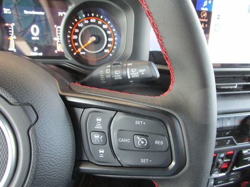 Used 2024 Jeep Wrangler Unlimited Rubicon w/ Technology Group AWD/4WD image 42