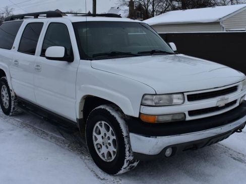 Used 2003 Chevrolet Suburban Z71 image 3