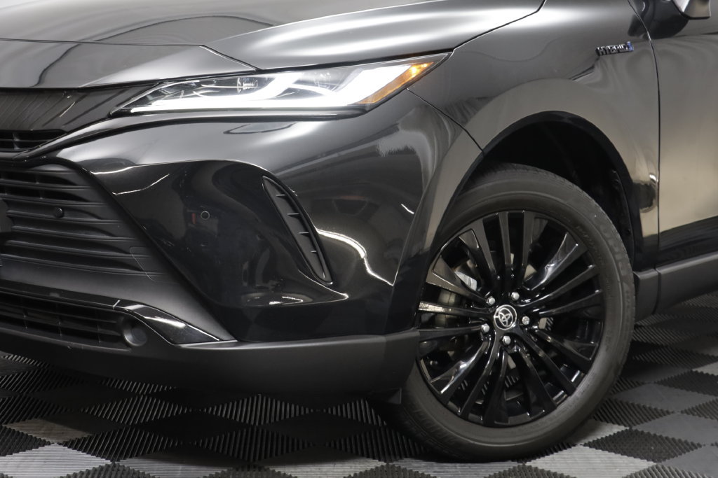 Used 2021 Toyota Venza XLE w/ Softex Package AWD/4WD image 3