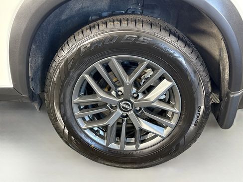 Used 2022 Nissan Rogue S image 37