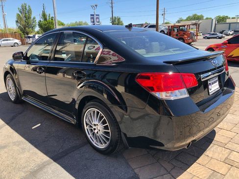 Used 2011 Subaru Legacy 2.5i Limited w/ Popular Equipment Group 2B AWD/4WD image 4