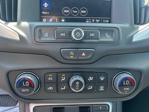 Used 2023 GMC Terrain SLE w/ Driver Convenience Package FWD image 28