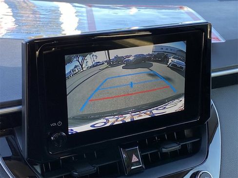 Certified 2025 Toyota Corolla LE image 28