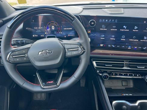 New 2026 Chevrolet Traverse RS image 11