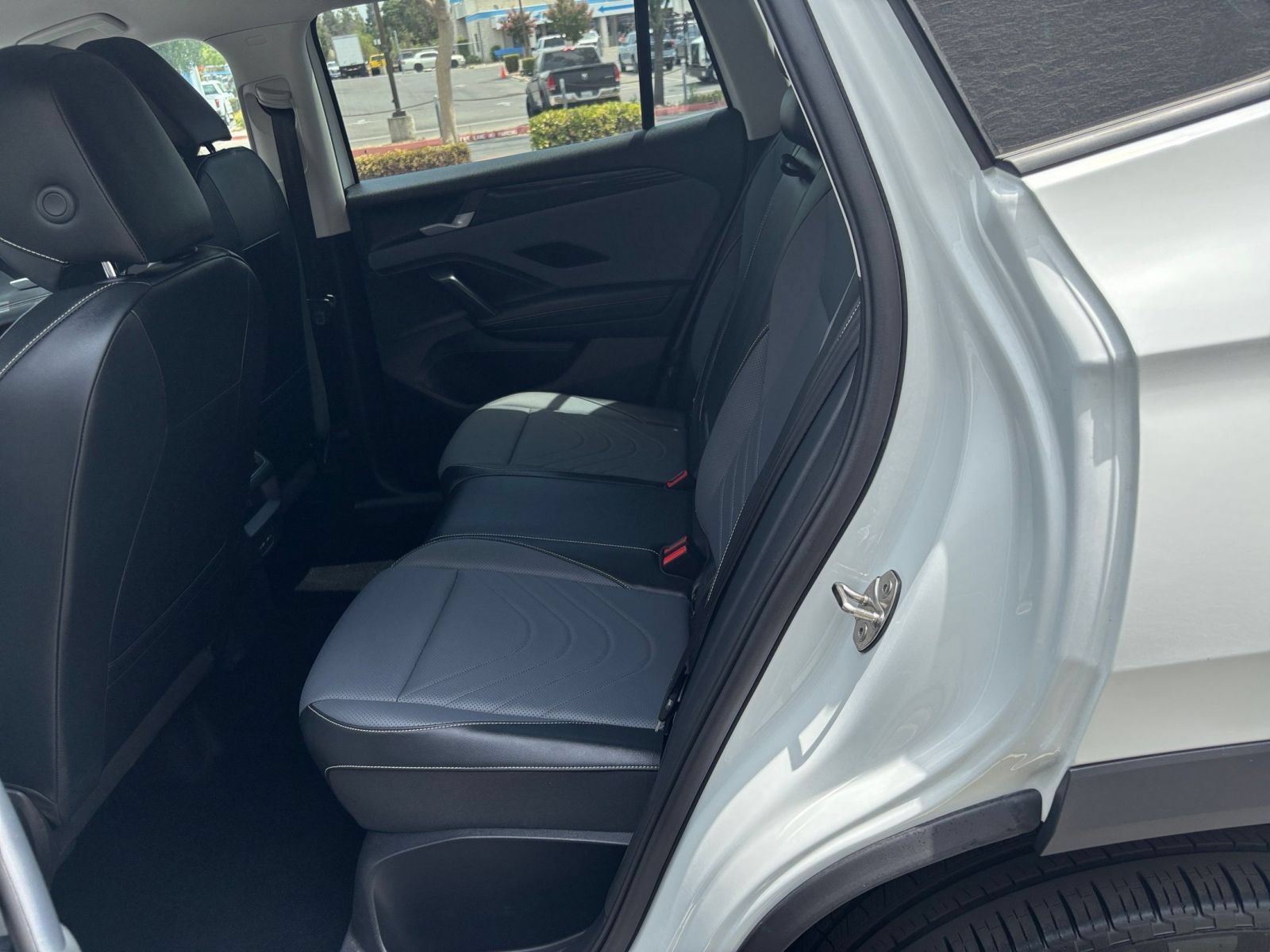 Used 2026 Volkswagen Tiguan SE AWD/4WD image 23