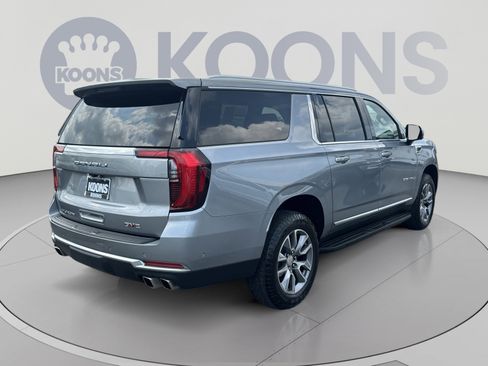 Used 2025 GMC Yukon XL Denali AWD/4WD image 11