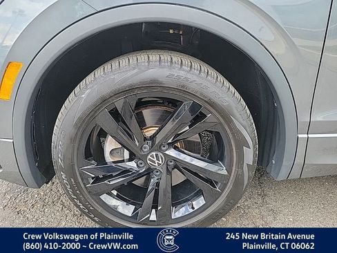 Used 2023 Volkswagen Tiguan SE R-Line FWD image 17
