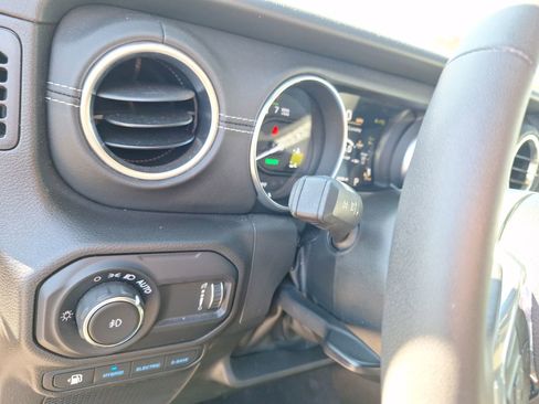 Used 2023 Jeep Wrangler Sahara w/ Cold Weather Group image 19