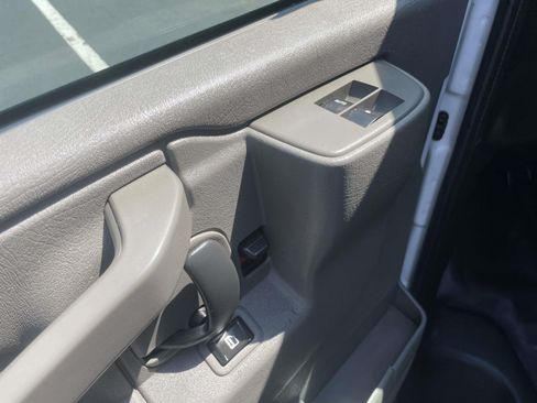 Used 2019 Chevrolet Express 2500 w/ Driver Convenience Package RWD image 15