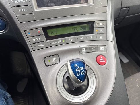 Used 2015 Toyota Prius Two image 25