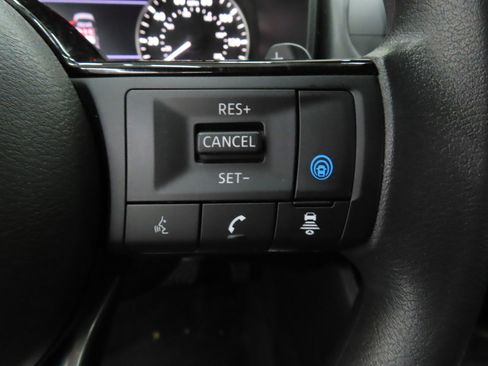 Used 2023 Nissan Rogue SV image 13