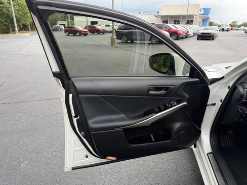 Used 2017 Lexus IS 300 AWD w/ Premium Package image 17