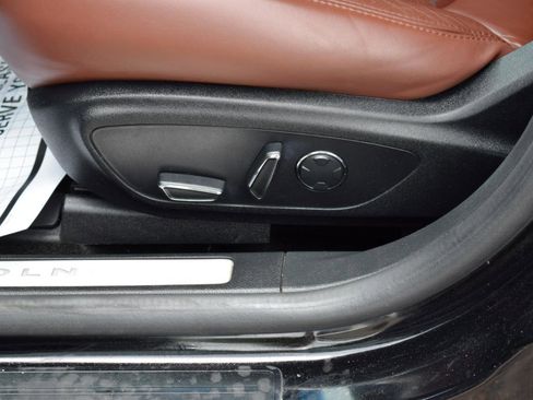 Used 2017 Lincoln MKZ Reserve w/ Climate Package FWD image 33