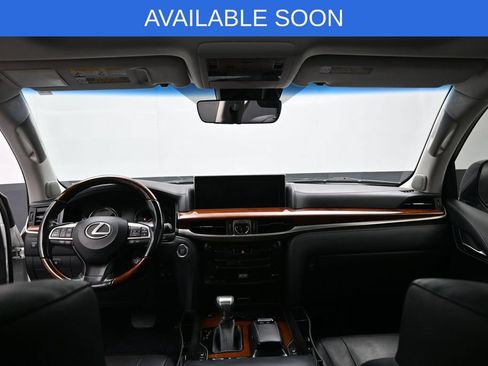 Used 2016 Lexus LX 570 4WD w/ Luxury Package image 33
