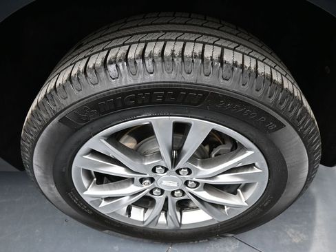 Used 2022 Cadillac XT5 Premium Luxury FWD image 9