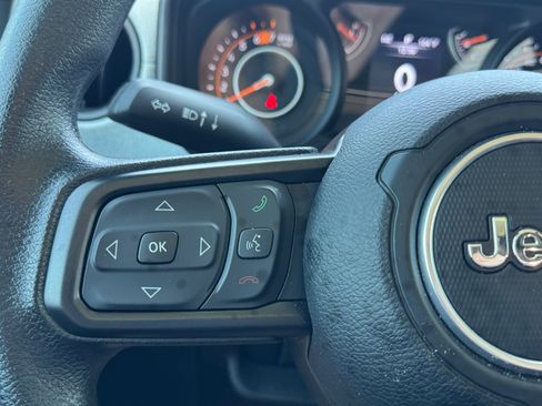 Used 2025 Jeep Wrangler Sport AWD/4WD image 21