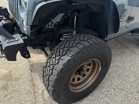 Used 2014 Jeep Wrangler Sport AWD/4WD image 16