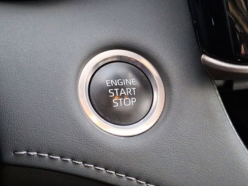 Certified 2024 Toyota Highlander XLE image 23