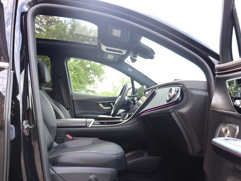 Used 2023 Mercedes-Benz EQE 350+ 4MATIC SUV w/ AMG Line Exterior Package image 21