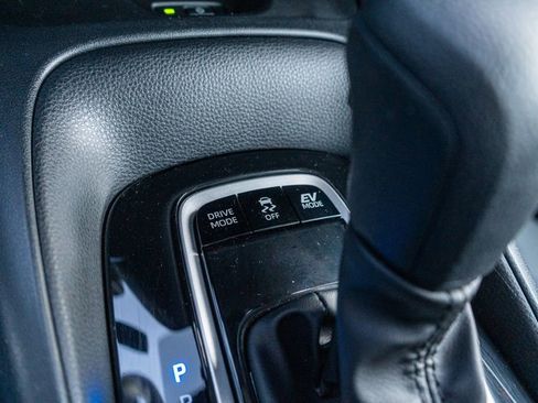 Used 2025 Toyota Corolla LE w/ LE Premium Package image 31