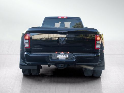 Used 2022 RAM 3500 Big Horn w/ Night Edition AWD/4WD image 4