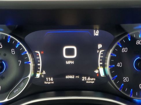 Used 2024 Chrysler Pacifica Touring-L FWD image 18