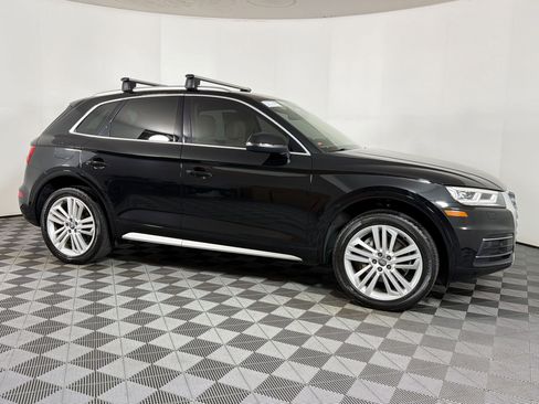 Used 2019 Audi Q5 2.0T Premium Plus w/ Premium Plus Package AWD/4WD image 6