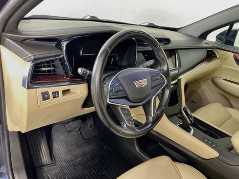 Used 2018 Cadillac XT5 Luxury w/ Driver Awareness Package AWD/4WD image 10