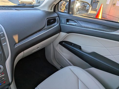 Used 2019 Lincoln MKC Reserve image 20