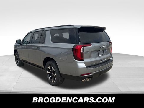 New 2026 GMC Yukon XL AT4 AWD/4WD image 8