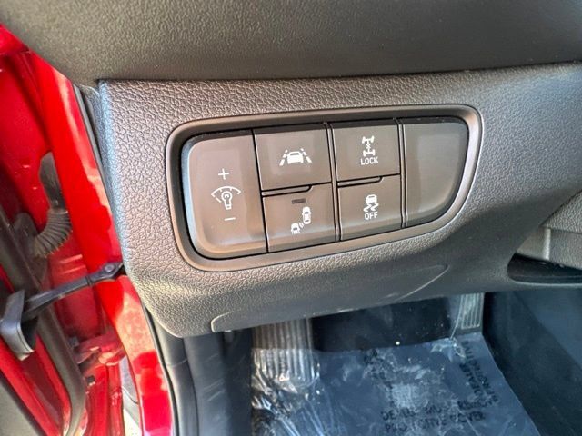 Used 2020 Hyundai Santa Fe SEL AWD/4WD image 17
