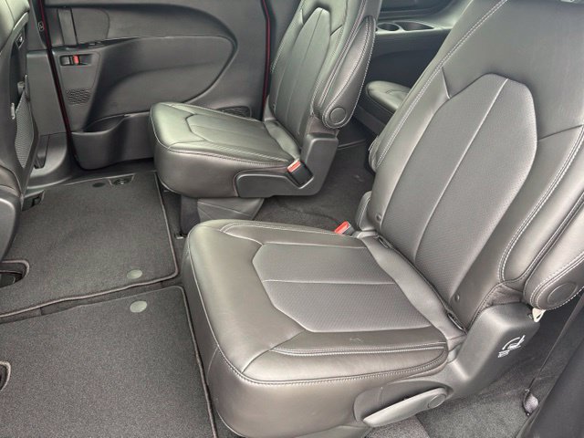 New 2027 Chrysler Pacifica Select AWD/4WD image 10