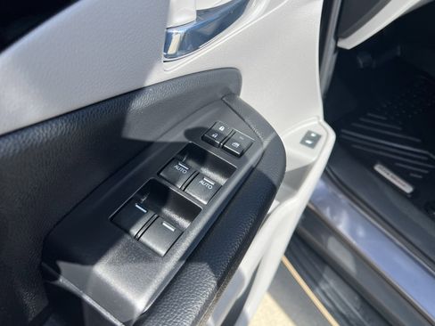 Used 2019 Honda Pilot Touring image 14