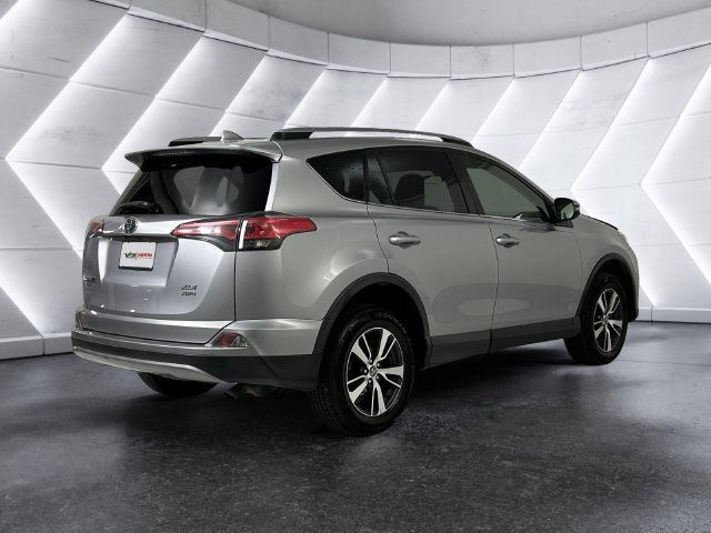Used 2018 Toyota RAV4 XLE w/ Plus Extra Value Package AWD/4WD image 4