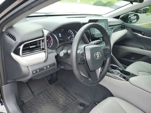 Used 2023 Toyota Camry SE AWD/4WD image 18